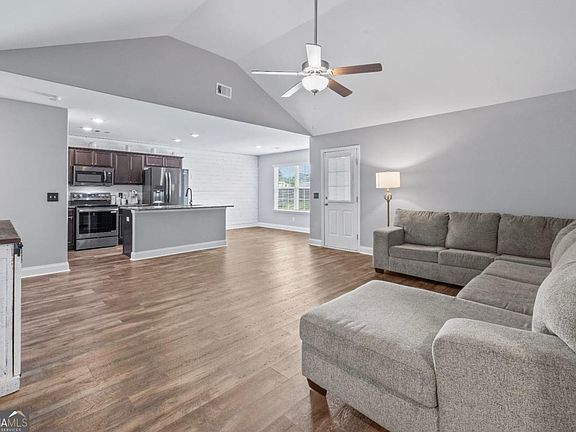 5th image of 180 Bonnie Cir