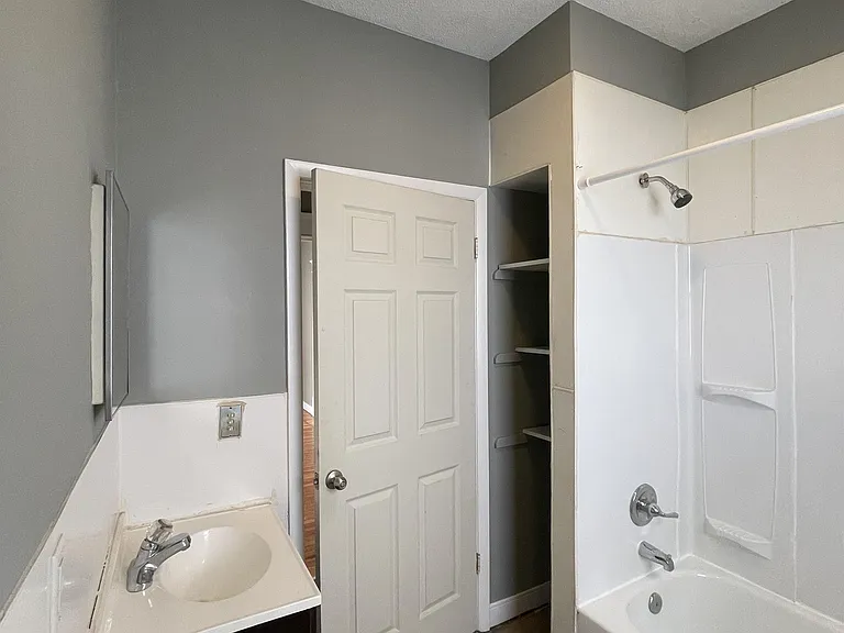 1818 Dodds Ave — Photo 4