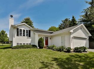 110 London Rd SE, Poplar Grove, IL 61065