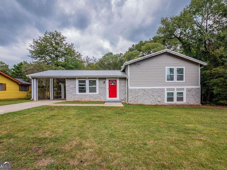 1st image of 556 Lakeridge Dr SE
