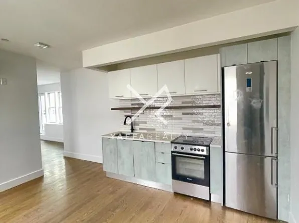 806 Saint John's Place image 1 of 17