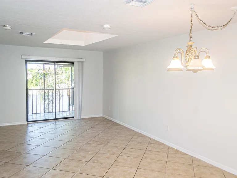 5321 Treetops Dr #T-202 — Photo 9