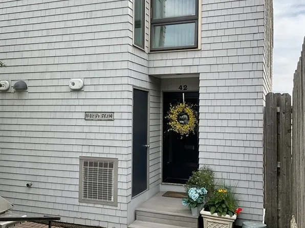 42 Wharf Path, Marblehead, MA