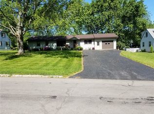 231 Valiant Dr, Rochester, NY 14623