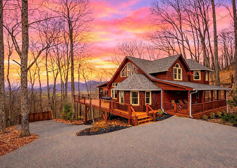 1st image of 217 Walnut Rdg