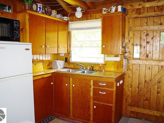 4th image of 7549 Gregory Dr