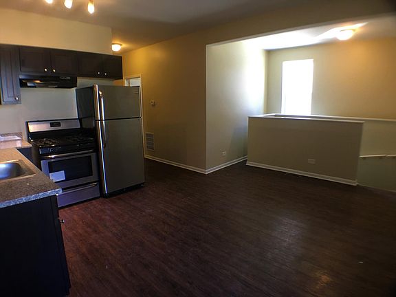 2nd image of 1548 W Wabansia Ave #1R