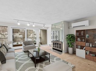 18 Mill Pond #18, North Andover, MA 01845
