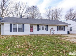 53 Westminister Dr, Chatham, IL 62629