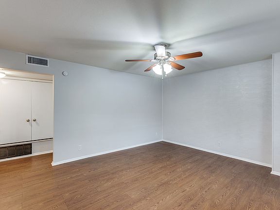 5th image of 1212 Hollow Creek Dr #B
