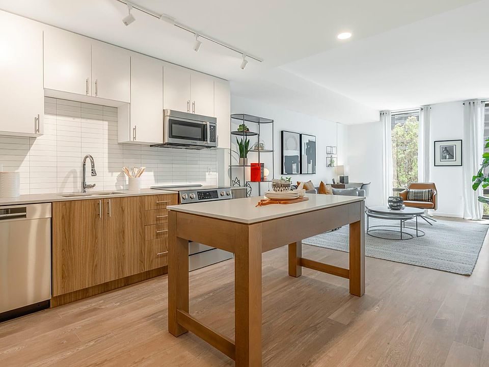 1st image of 1700 Clarendon Blvd #1111