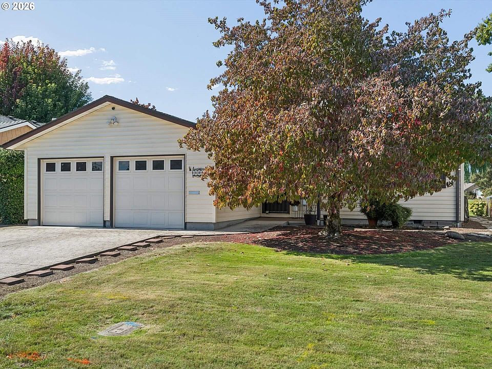 1st image of 2389 Umpqua Rd