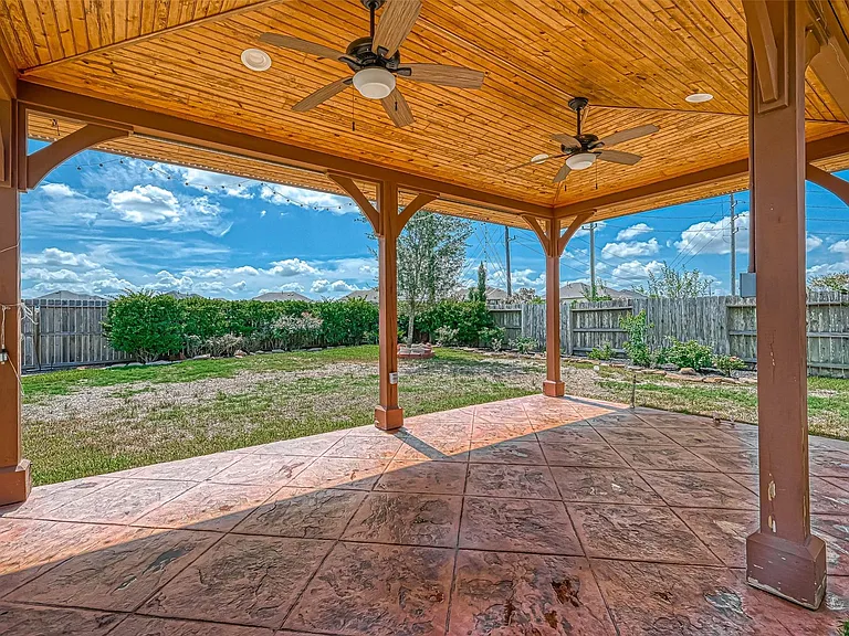 27415 Blinkwood Park — Photo 34