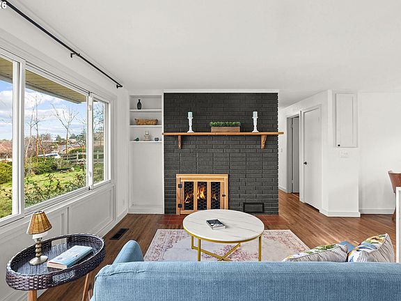 5th image of 715 SW 27th St