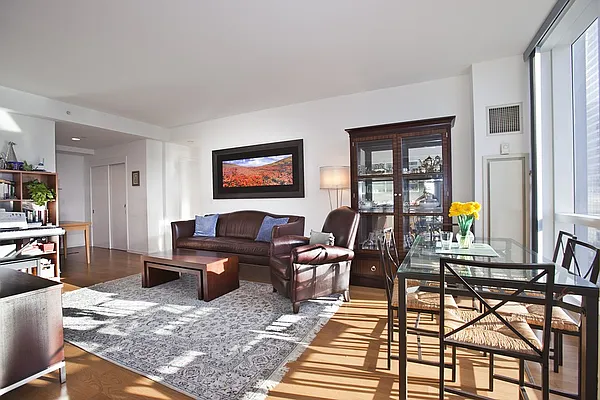 Rented by BLU Real Estate | media 49