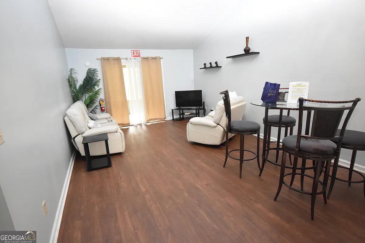 Building Photo - 304 Admirals Walk Dr