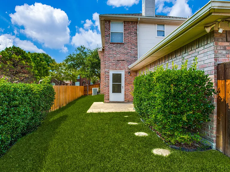 3021 Sawtooth Dr — Photo 17