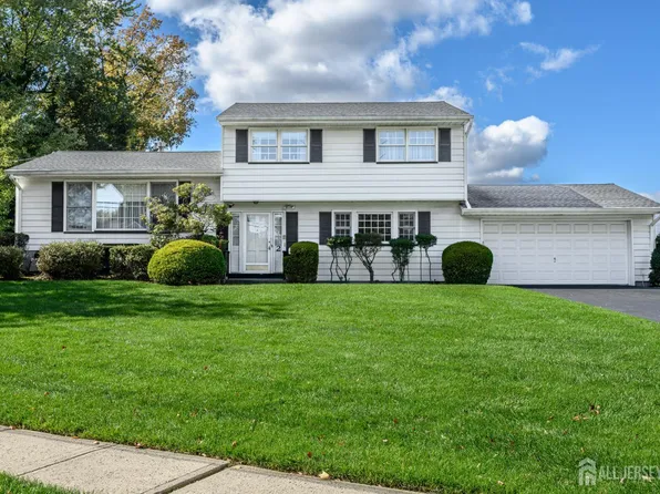 2 Hamlin Rd, East Brunswick, NJ 08816