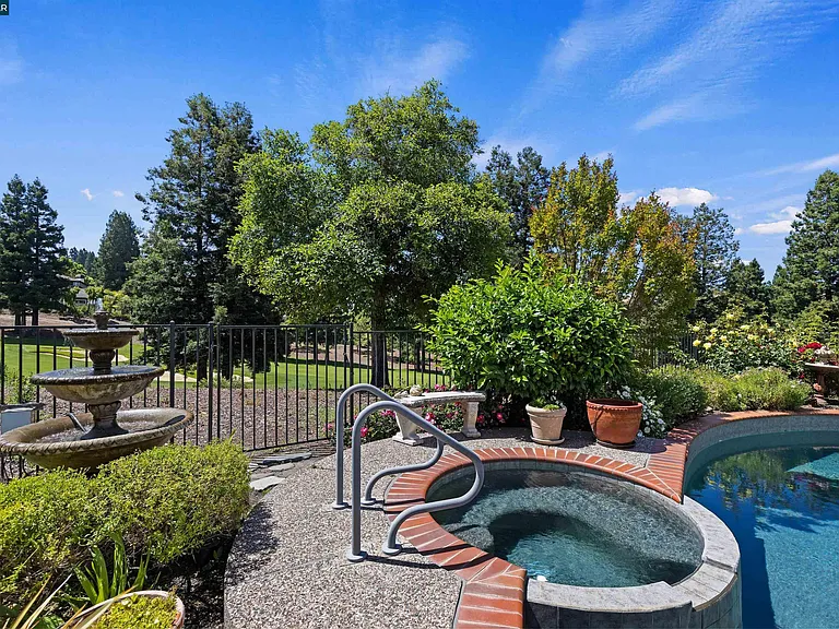 Quail Walk Ln — Photo 18