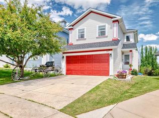 137 SW Coverton Cir NE, Calgary, AB T3K4R7