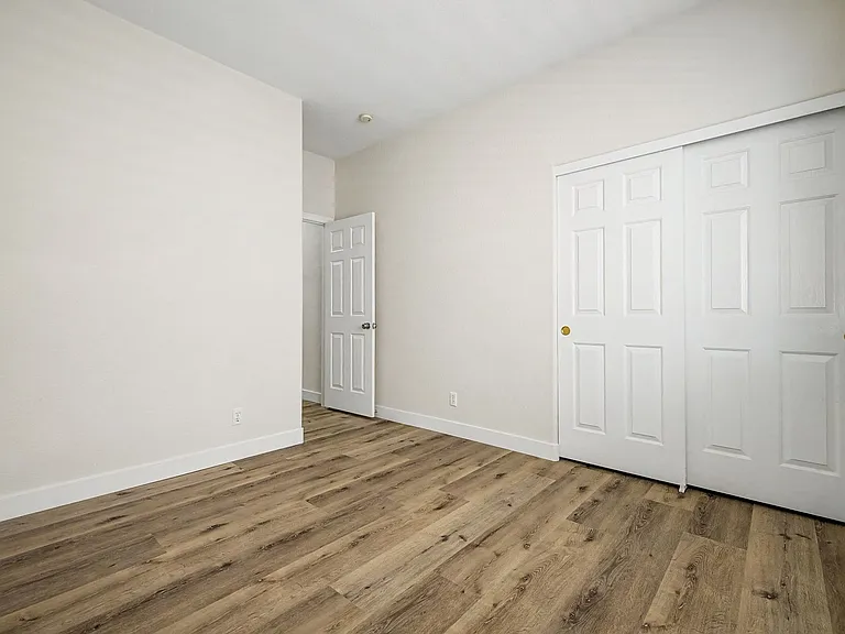 571 Kavanagh Pl — Photo 22