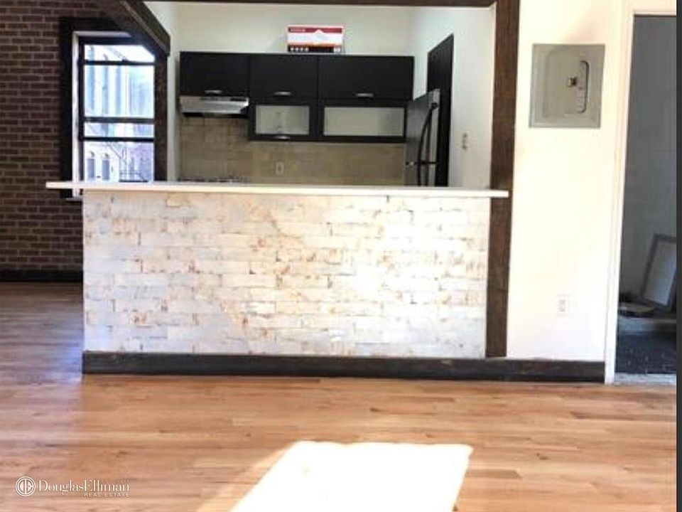 1st image of 299 Greene Ave #2