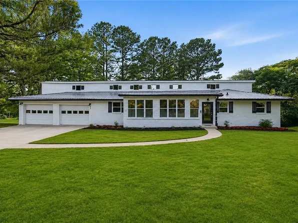 343 Academy Dr, Dallas, GA 30132
