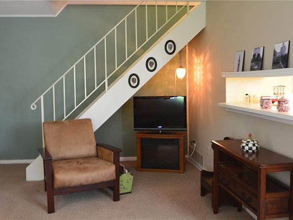 5th image of 15 Heron Way S