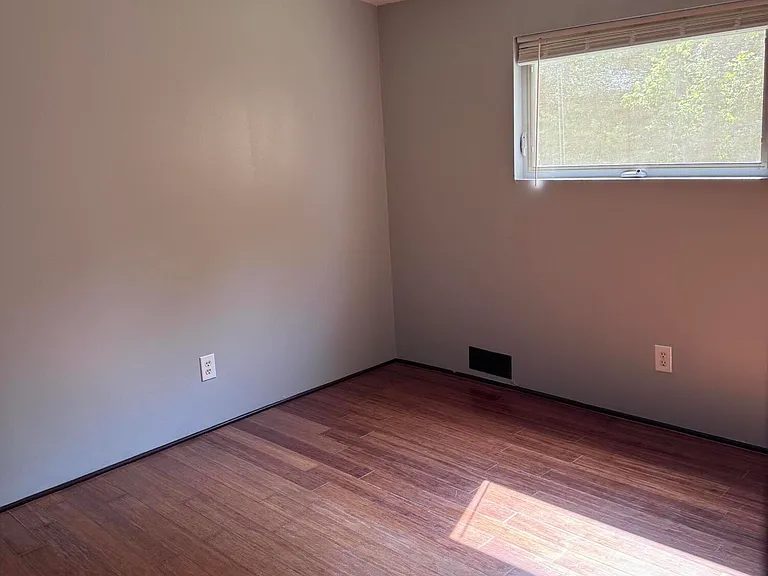 4096 Simpson Ln — Photo 10