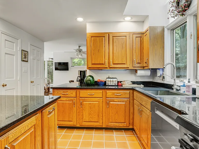 3402 Halcyon Dr — Photo 13