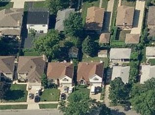 8306 W Oak Ave, Niles, IL 60714