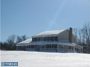 450 Hilltop Rd, Riegelsville, PA 18077