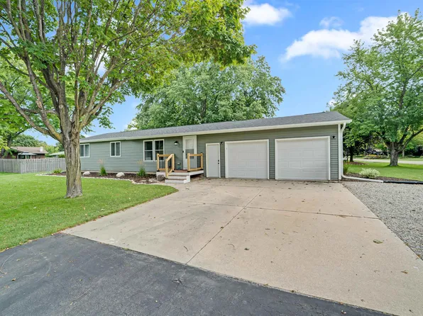 2920 N Abendroth St, Appleton, WI 54914