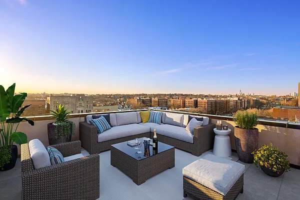 Sold by Compass | media 35