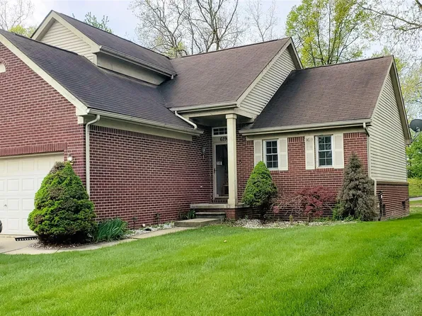 6196 Crystal Lake Dr, Romulus, MI 48174