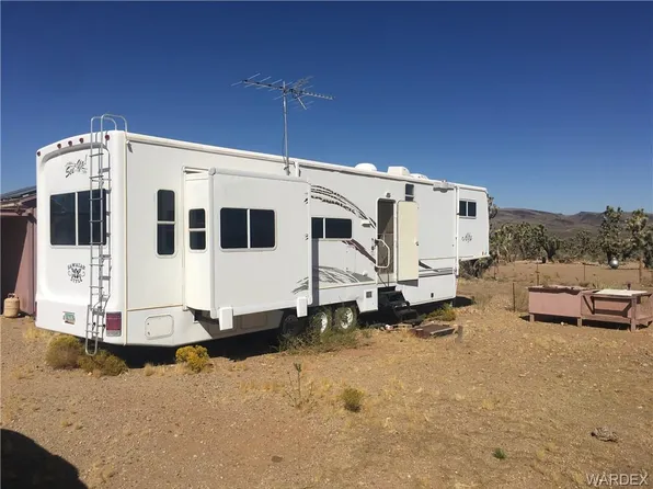 18533 N Queen Dr, Dolan Springs, AZ 86441
