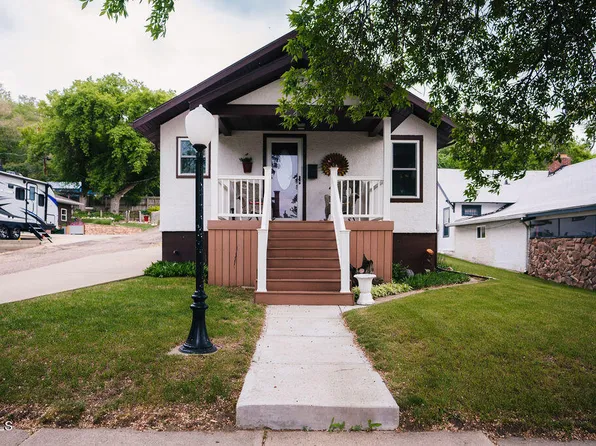 710 3rd Ave NE, Jamestown, ND 58401