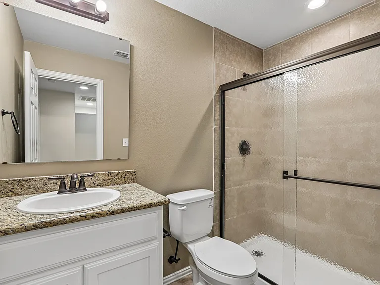3017 N Hickory St — Photo 13