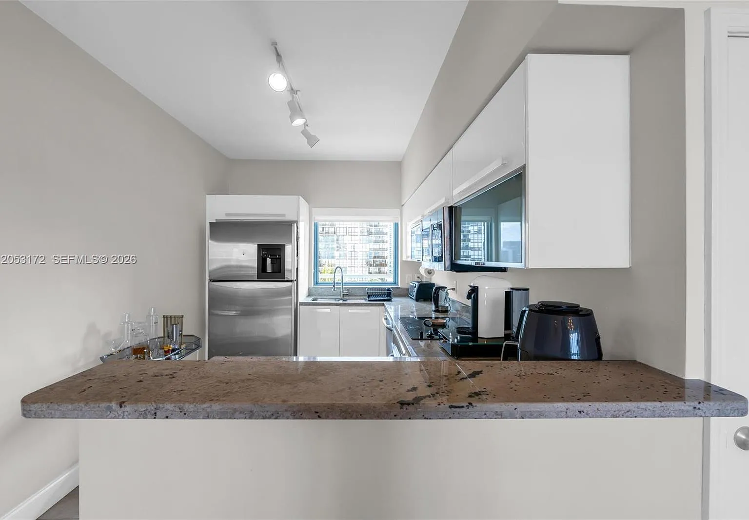 Blue Condo — Photo 4