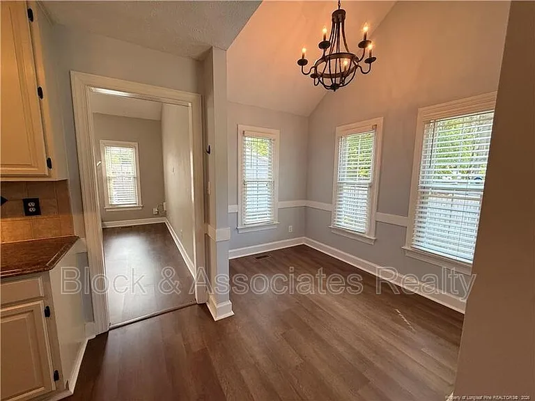 3460 McChoen Dr — Photo 7