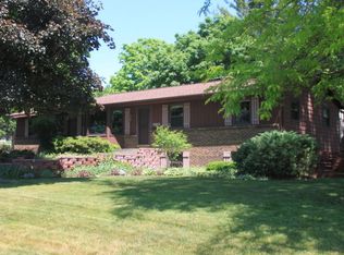 6920 Glenview Ave, Jenison, MI 49428