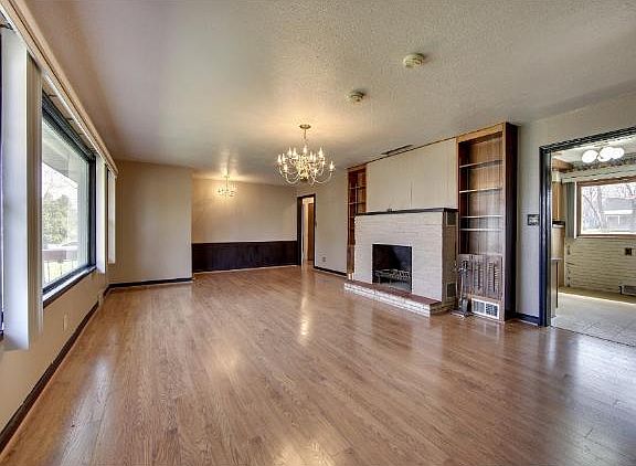 5th image of 572 Hiawatha Ave
