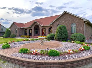 6020 Whispering Meadows Dr, Canfield, OH 44406