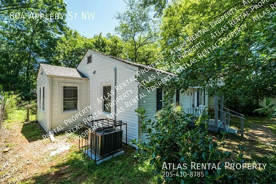 2 Bedroom Beauty With Appliances Included!! — Photo 3