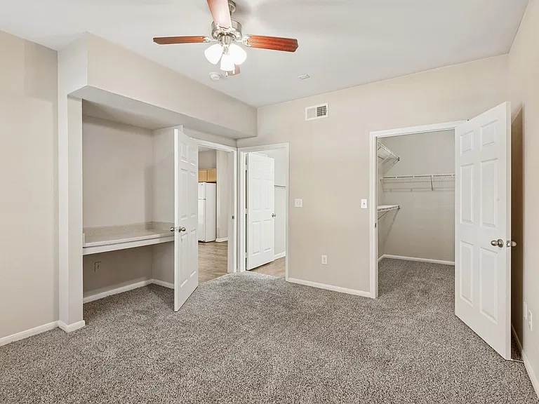 Lakeshore Villas apartments community photo
