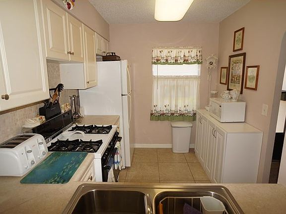 4th image of 1523 Mission Hills Blvd