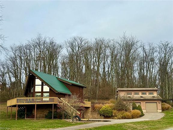 2nd image of 70 Fox Run Rd