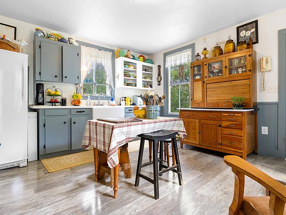 3rd image of 479 Niilo Hill Road