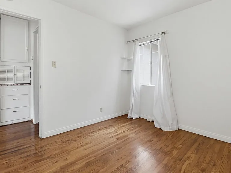 7134 Hybeth Dr — Photo 33