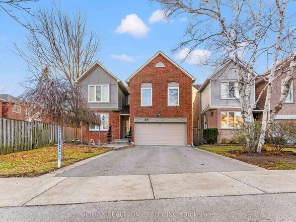 271 Rose Green Dr, Vaughan, ON L4J 4S8